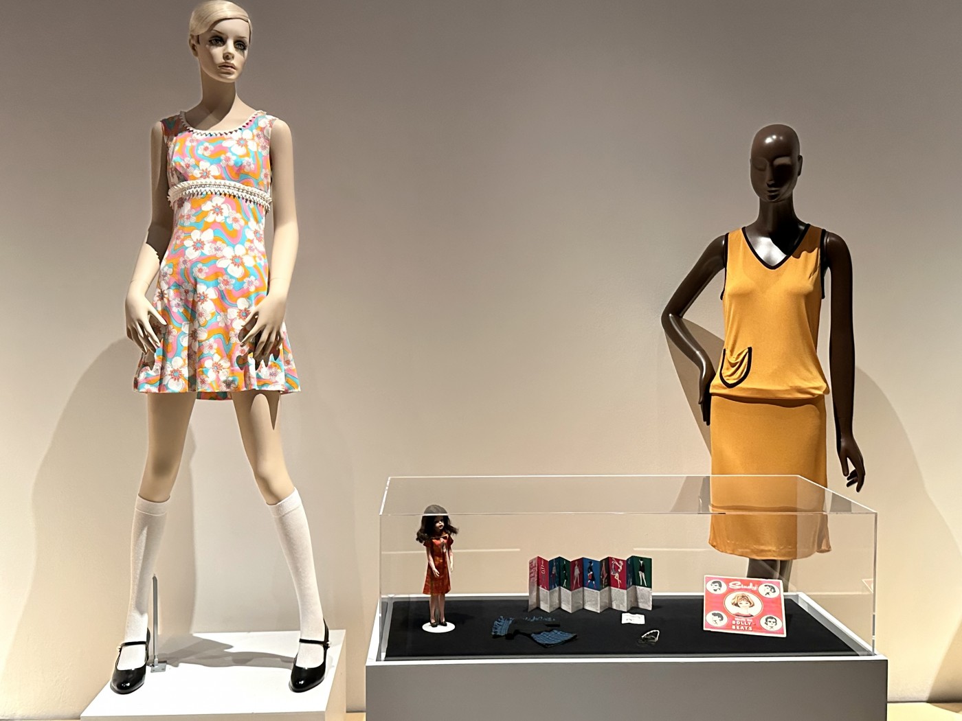 “Dolly Birds” featuring the Sindy doll and accessories and A. Rootstein Twiggy mannequin 1967 wearing a dress by Twiggy London Girl 1966 & Mustard Foale and Tuffin shift dress 1965. Image credit © Jane Francis