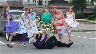 Modern day people dressed up in Stilyagi attire © Moscow Urban Adventures