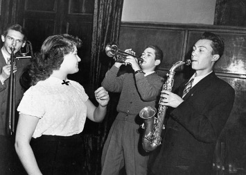A 1957 student jazz band performing in Moscow © Sovfoto/Getty