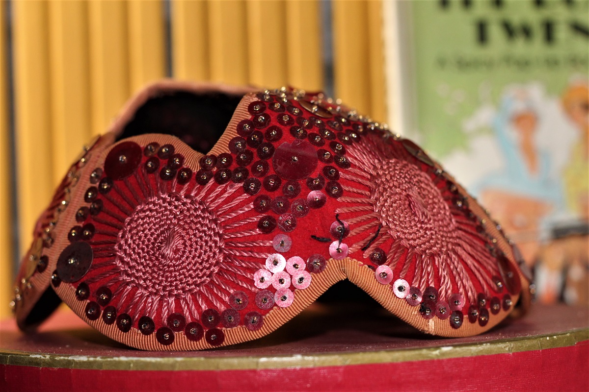 Flapper hat by Hattie Carnegie. Image courtesy of Vanessa Howard.