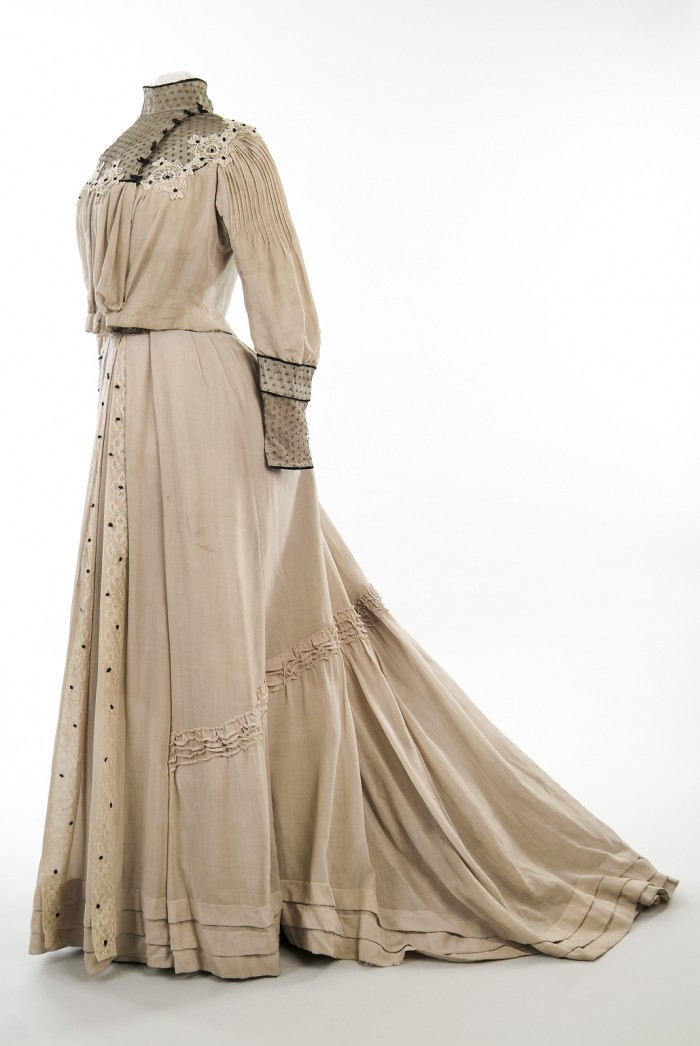 Grey and Black Half Mourning Wedding Dress, c.1905, muslin, silk and cotton, courtesy Aberdeen Archives, Gallery & Museums