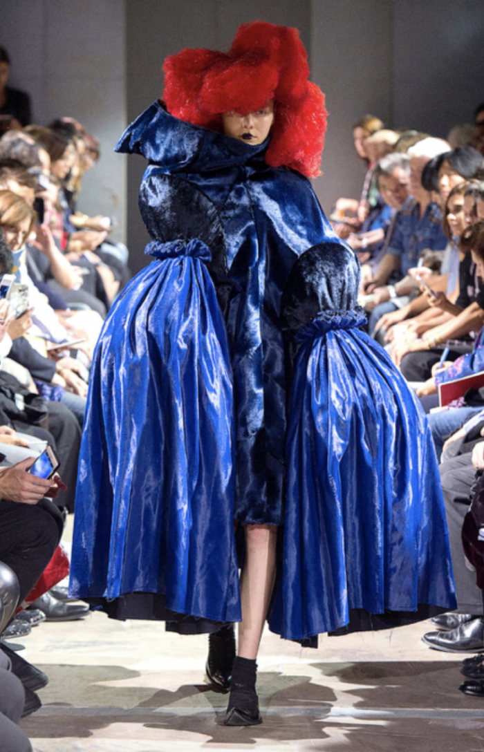 Comme des Garçons, Tokyo (fashion house), Rei Kawakubo (designer) Look 1, from the Blue Witch collection, spring–summer 2016. Paris, 3 October 2015. Image ©Comme des Garçons. Model: Maja Brodin