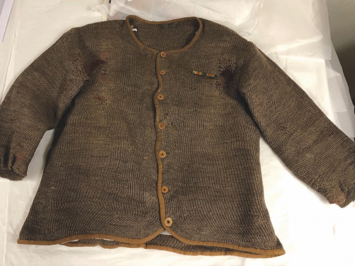 First World War military cardigan by J Pick and Sons. Leicester Museums and Galleries Collections, UK L-C-1-1991-62. Courtesy of Leicester Museums and Galleries. Photograph by the author. 