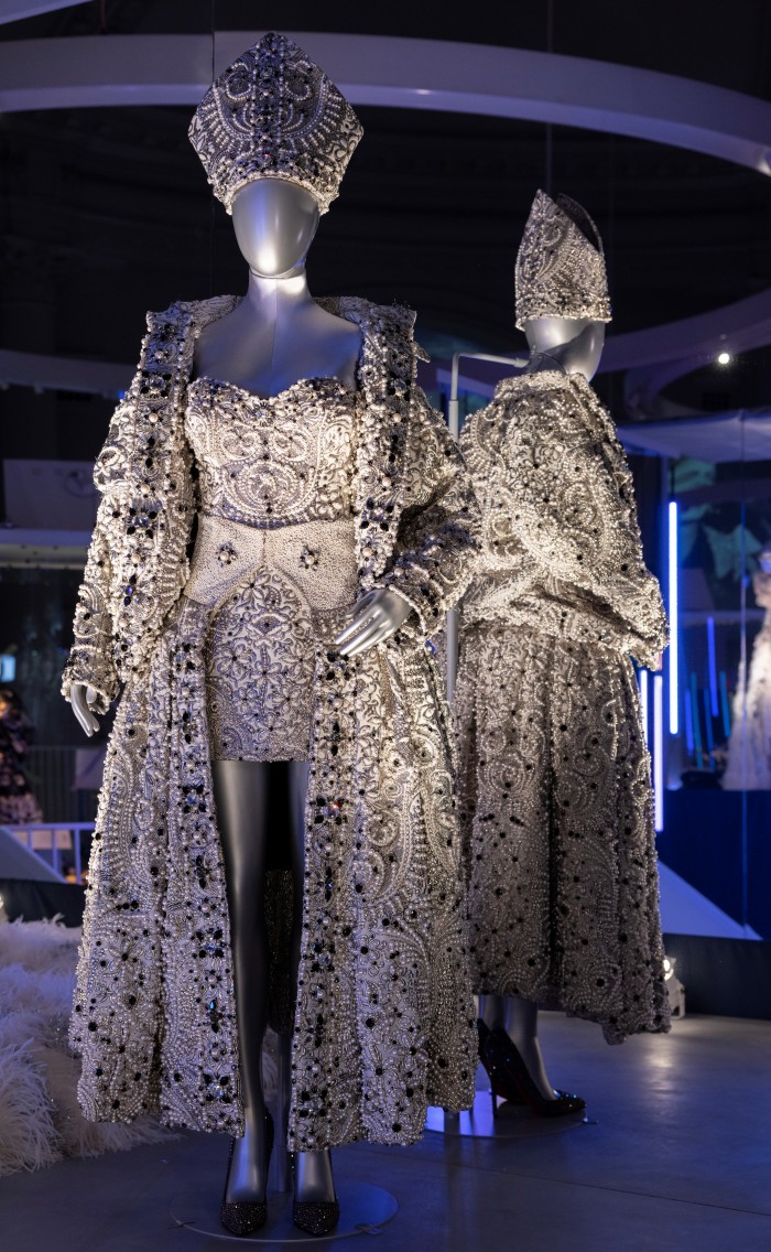 Maison Margiela ensemble worn by Rihanna at the 2018 Met Gala. © Victoria and Albert Museum, London