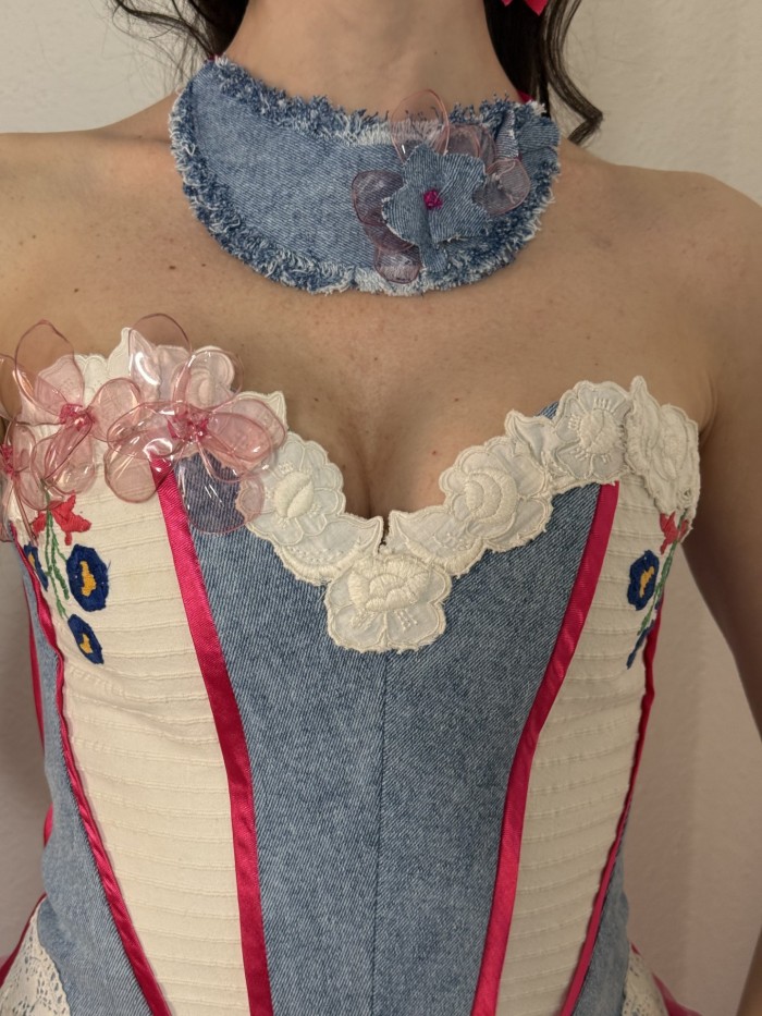 Corset by Andrea Karacsony. Image courtesy of The Corset Revival Project.